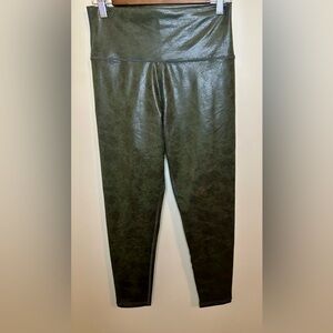 OFFLINE AERIE Faux Leather The Hugger High Waisted Crackle Leggings - LARGE
